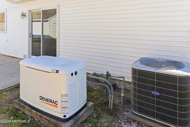 16 Snowdrift Lane, Howell, NJ 07731