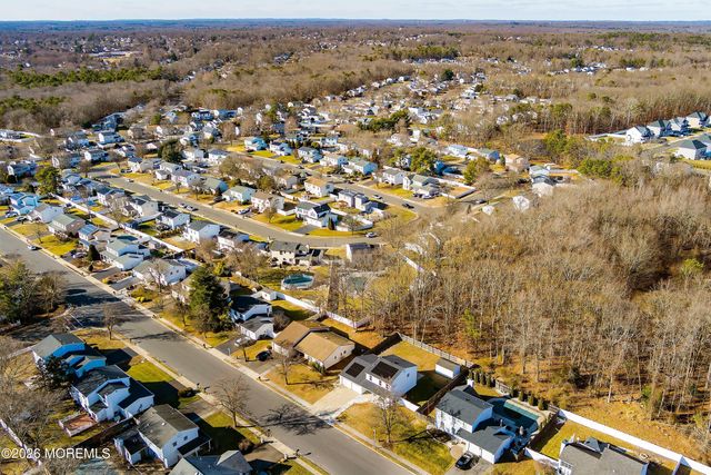 16 Snowdrift Lane, Howell, NJ 07731