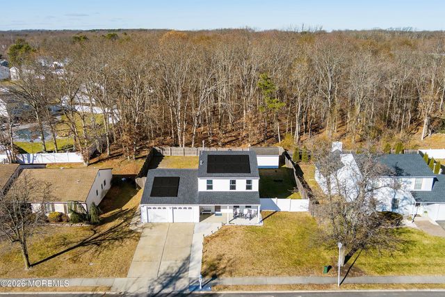 16 Snowdrift Lane, Howell, NJ 07731