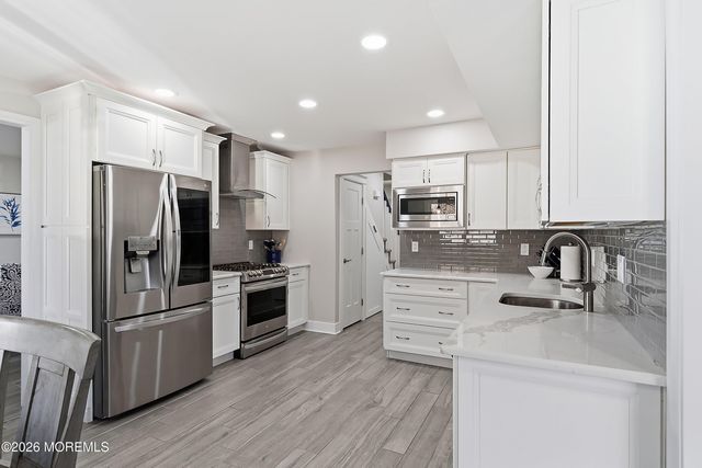 16 Snowdrift Lane, Howell, NJ 07731