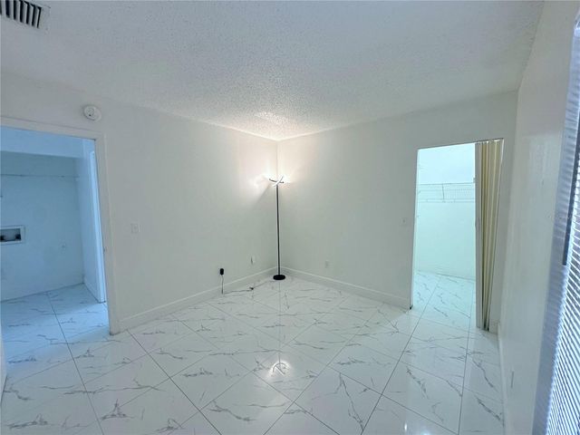 10539 PARKCREST DRIVE, Tampa, FL 33624