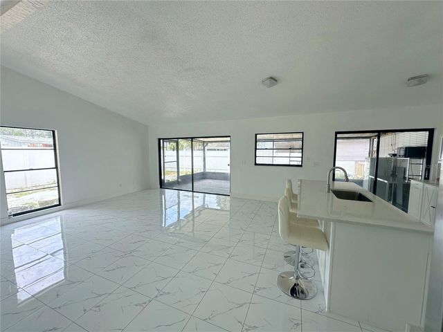 10539 PARKCREST DRIVE, Tampa, FL 33624