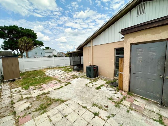 10539 PARKCREST DRIVE, Tampa, FL 33624