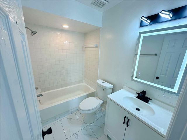 10539 PARKCREST DRIVE, Tampa, FL 33624
