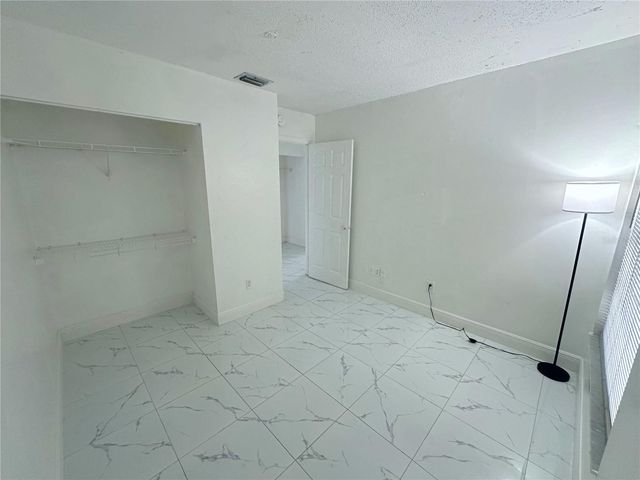10539 PARKCREST DRIVE, Tampa, FL 33624
