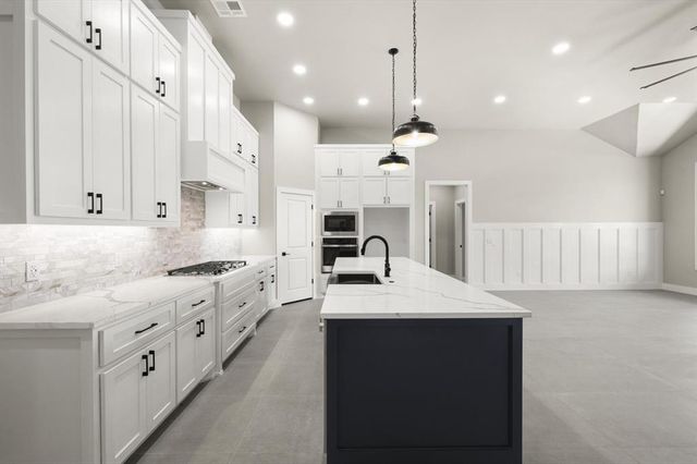 7116 NW 155th Street, Edmond, OK 73013