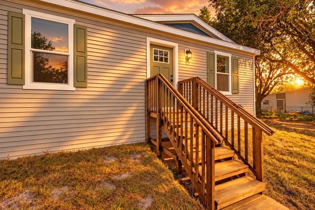 2207 HIALEAH AVENUE, Leesburg, FL 34748