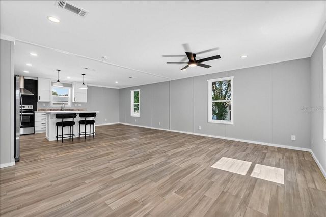 2207 HIALEAH AVENUE, Leesburg, FL 34748