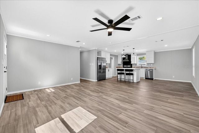 2207 HIALEAH AVENUE, Leesburg, FL 34748