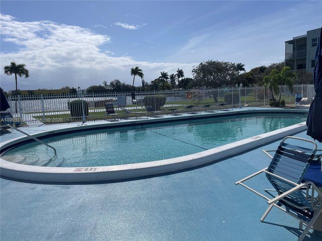 2300 Park Lane 208, Hollywood, FL 33021