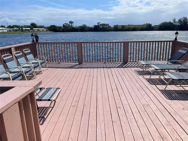 2300 Park Lane 208, Hollywood, FL 33021
