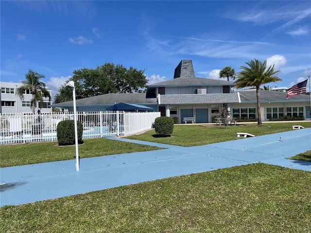 2300 Park Lane 208, Hollywood, FL 33021