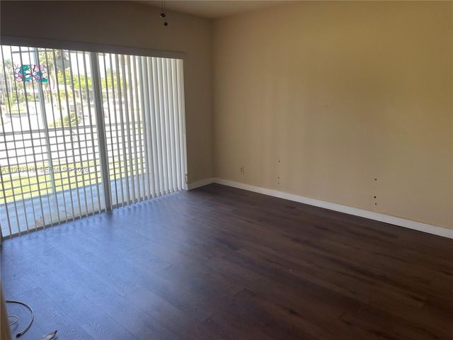2300 Park Lane 208, Hollywood, FL 33021