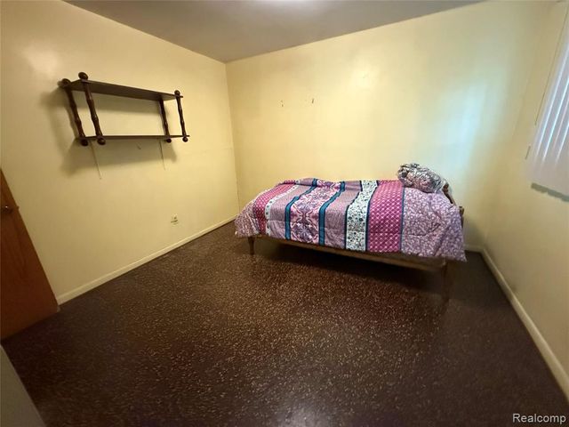 1765 Dulong Avenue, Madison Heights, MI 48071