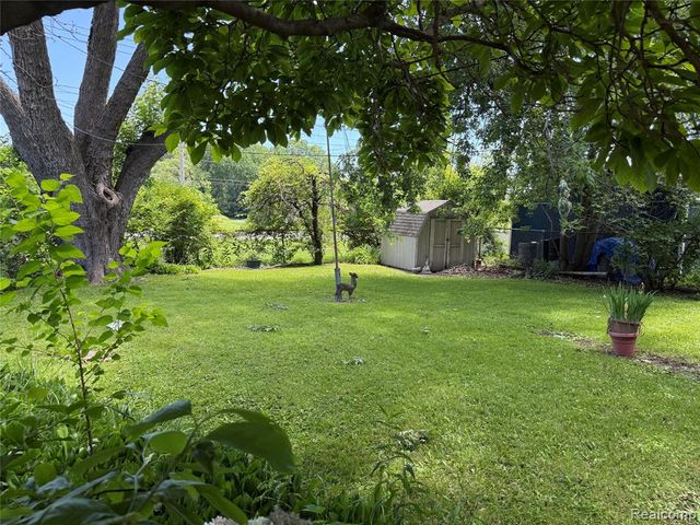 1765 Dulong Avenue, Madison Heights, MI 48071