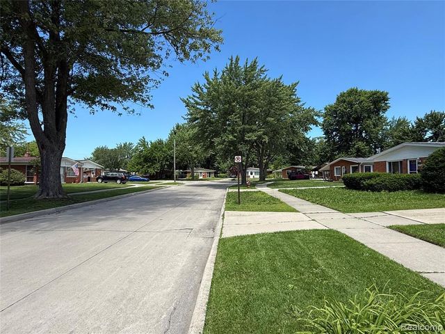 1765 Dulong Avenue, Madison Heights, MI 48071