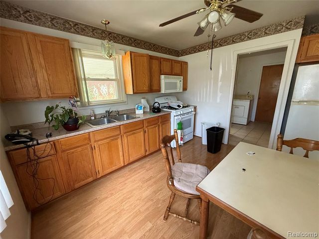 1765 Dulong Avenue, Madison Heights, MI 48071