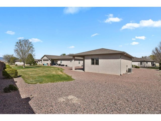 470 S Soaring Eagle Dr, Pueblo, CO 81007