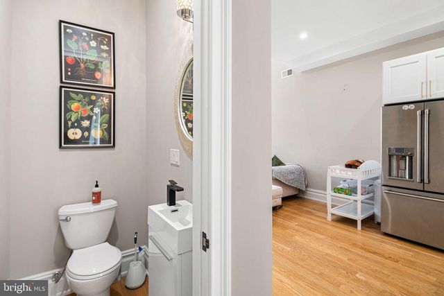 2525 BROWN ST, Philadelphia, PA 19130