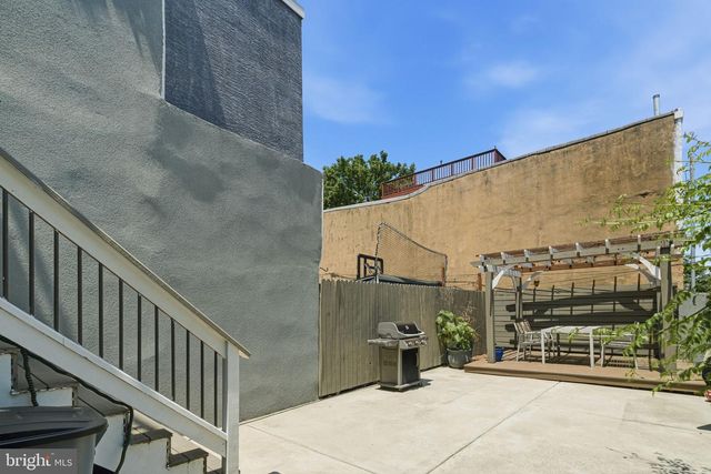 2525 BROWN ST, Philadelphia, PA 19130