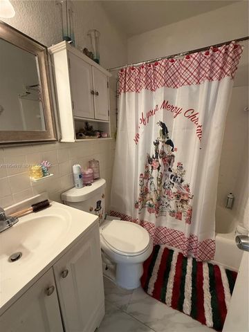 1041 NW 30th St, Miami, FL 33127