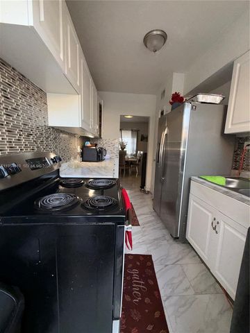 1041 NW 30th St, Miami, FL 33127