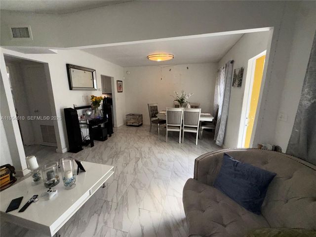 1041 NW 30th St, Miami, FL 33127