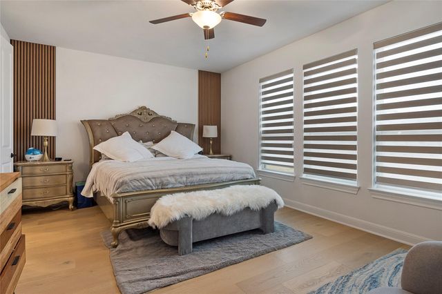 682 Two Creeks LN, Austin, TX 78737