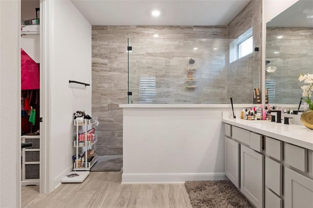 682 Two Creeks LN, Austin, TX 78737