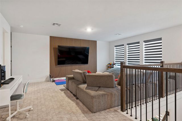 682 Two Creeks LN, Austin, TX 78737