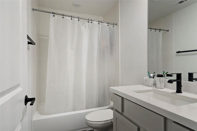 682 Two Creeks LN, Austin, TX 78737