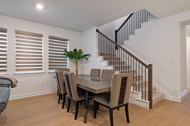 682 Two Creeks LN, Austin, TX 78737