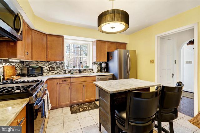 1711 ALSACE RD, Reading, PA 19604