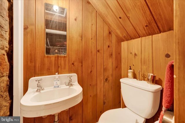 1711 ALSACE RD, Reading, PA 19604