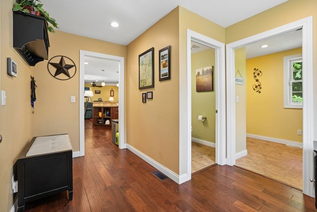 4340 Edwards Court, Davenport, IA 52807