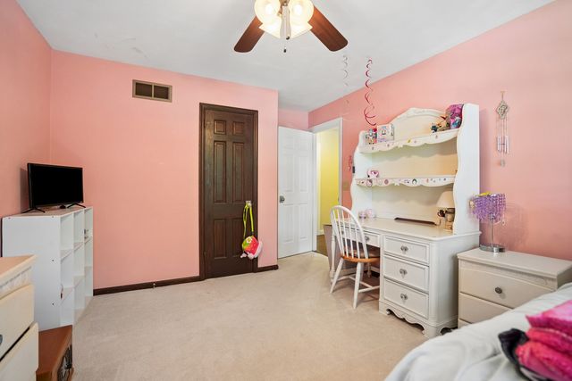 4340 Edwards Court, Davenport, IA 52807