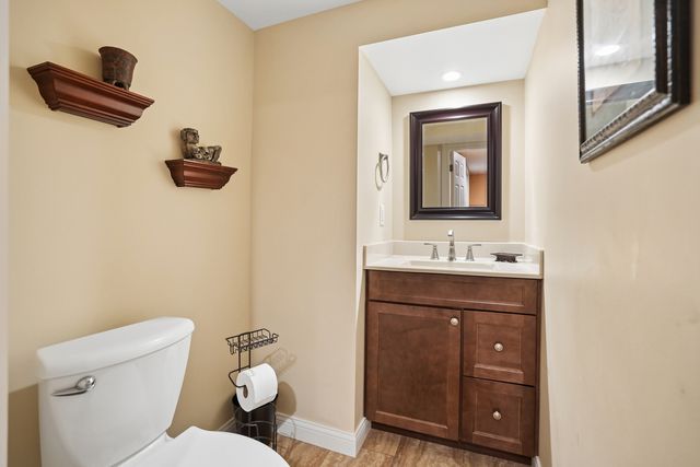 4340 Edwards Court, Davenport, IA 52807
