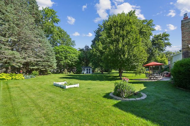 4340 Edwards Court, Davenport, IA 52807
