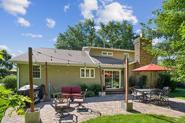 4340 Edwards Court, Davenport, IA 52807