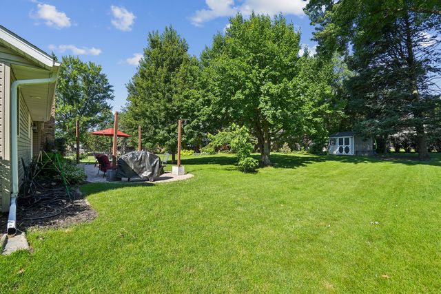 4340 Edwards Court, Davenport, IA 52807