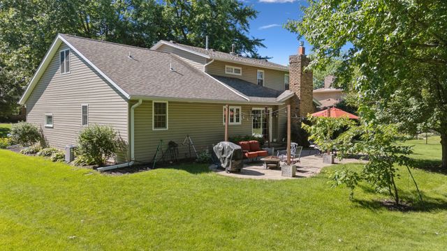 4340 Edwards Court, Davenport, IA 52807