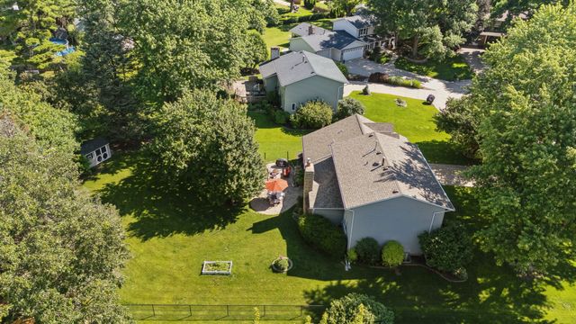 4340 Edwards Court, Davenport, IA 52807