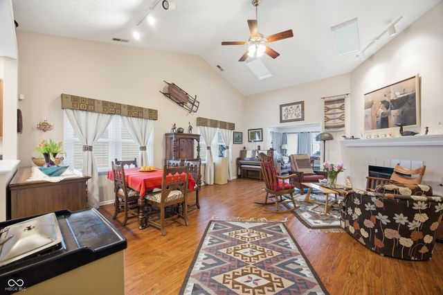 7353 Brackenwood Circle S, Indianapolis, IN 46260