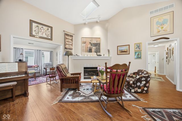 7353 Brackenwood Circle S, Indianapolis, IN 46260