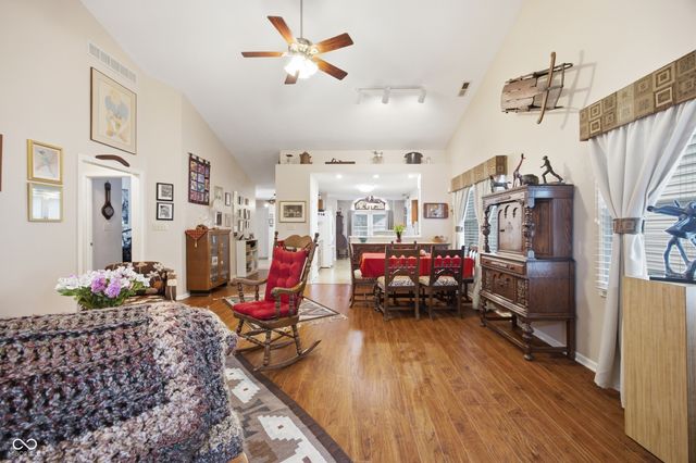 7353 Brackenwood Circle S, Indianapolis, IN 46260