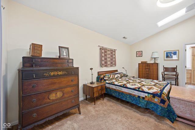 7353 Brackenwood Circle S, Indianapolis, IN 46260