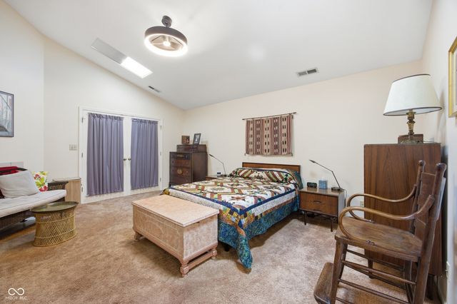 7353 Brackenwood Circle S, Indianapolis, IN 46260