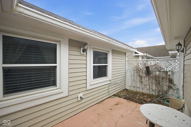 7353 Brackenwood Circle S, Indianapolis, IN 46260