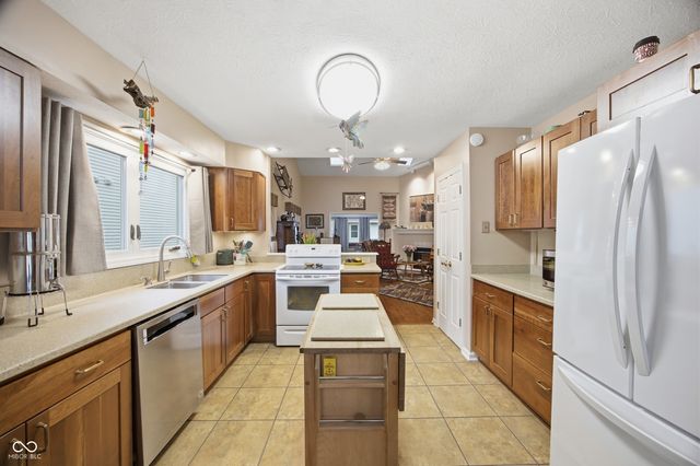 7353 Brackenwood Circle S, Indianapolis, IN 46260