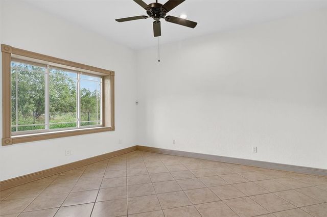 5593 WESTLAKE Dr, Sandia, TX 78383